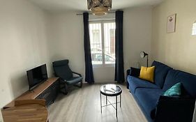 Appartement Amenage Et Equipe Secteur Universite, Avec Terrasse